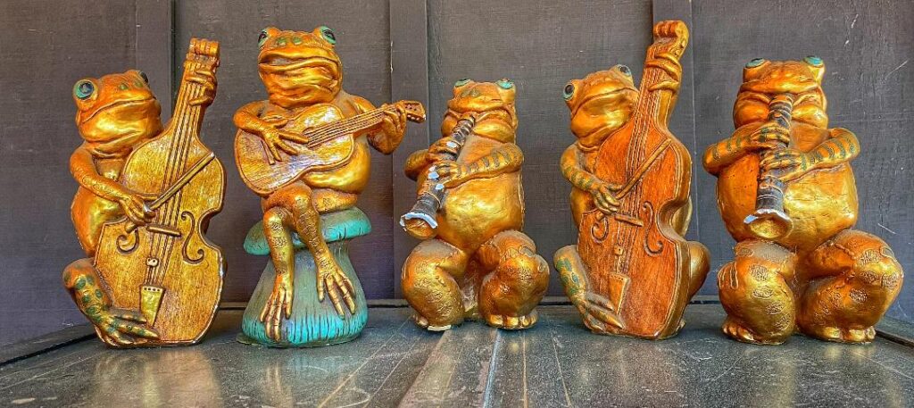 frog-musicians-sculpture-Ironstone-Vineyards-Calaveras